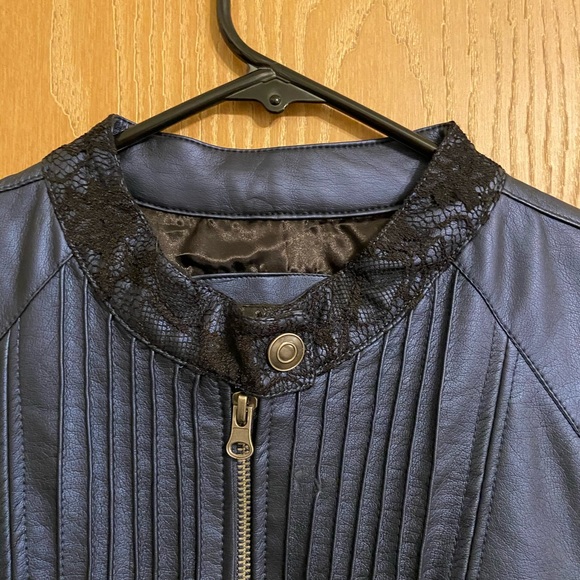 Jacket - Picture 6 of 6